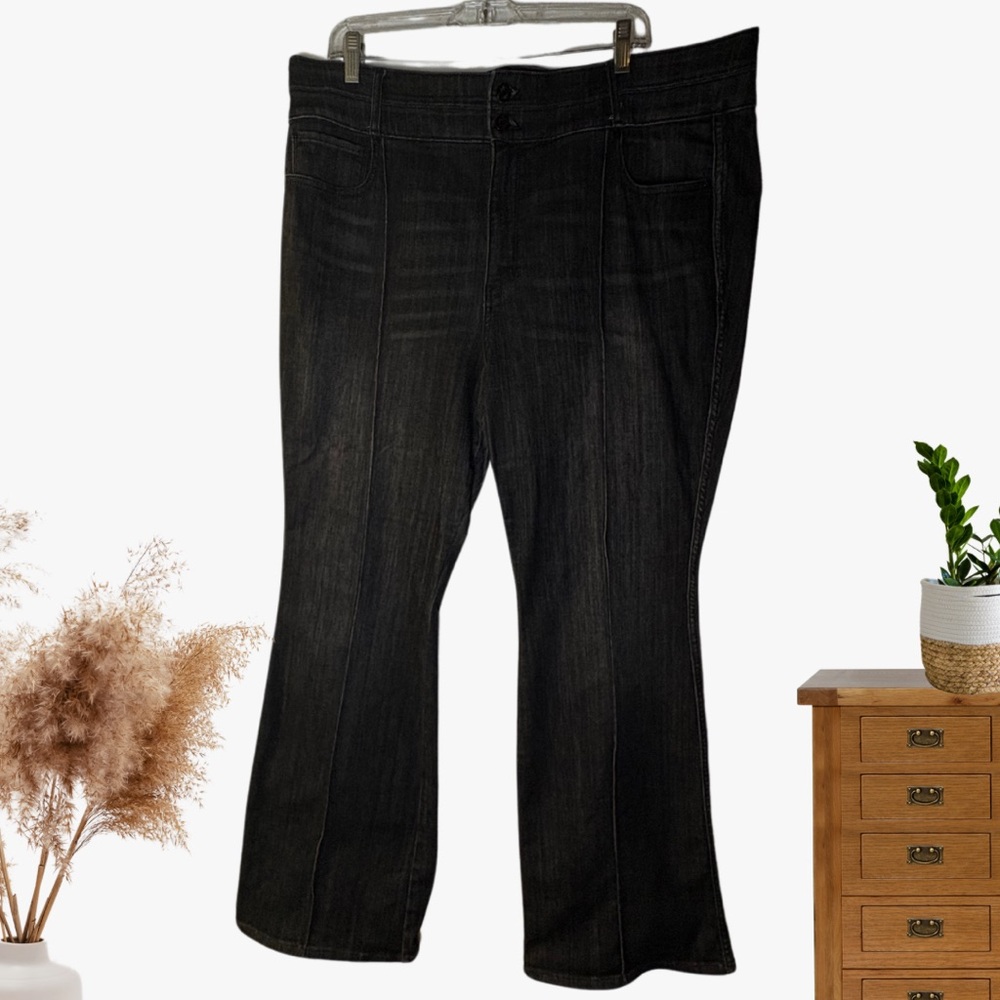 Extra High-Rise Black Flared Jeans